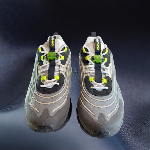 New NIKE AIR MAX 270 REACT ENG - Picture 3 of 8